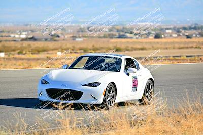 media/Nov-16-2024-Extreme Speed (Sat) [[6587d07cc4]]/Gold Group/Session 3 (The Bowl)/